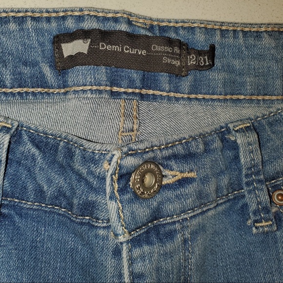 Levi’s Demi Curve Jeans - Picture 3 of 6